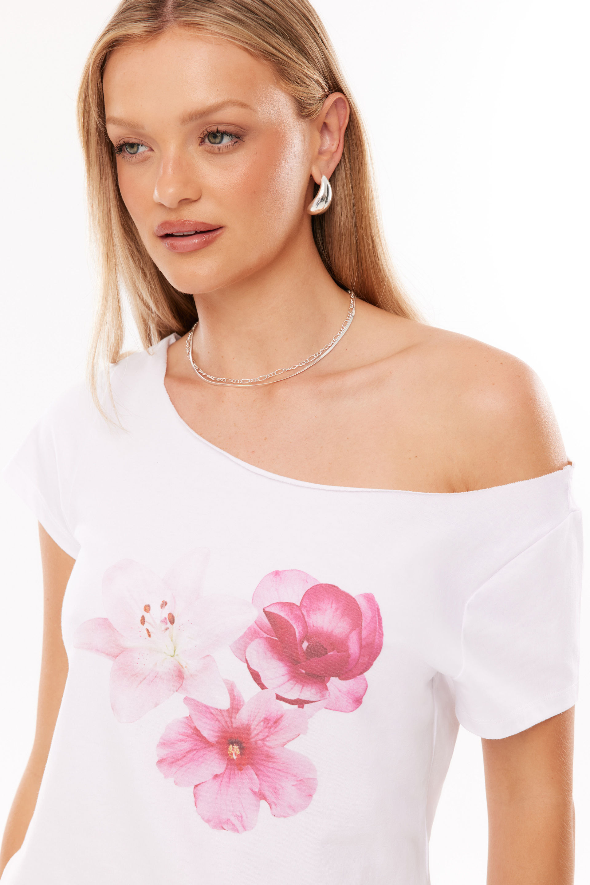 Blake Off Shoulder Graphic Tee white/flower trio