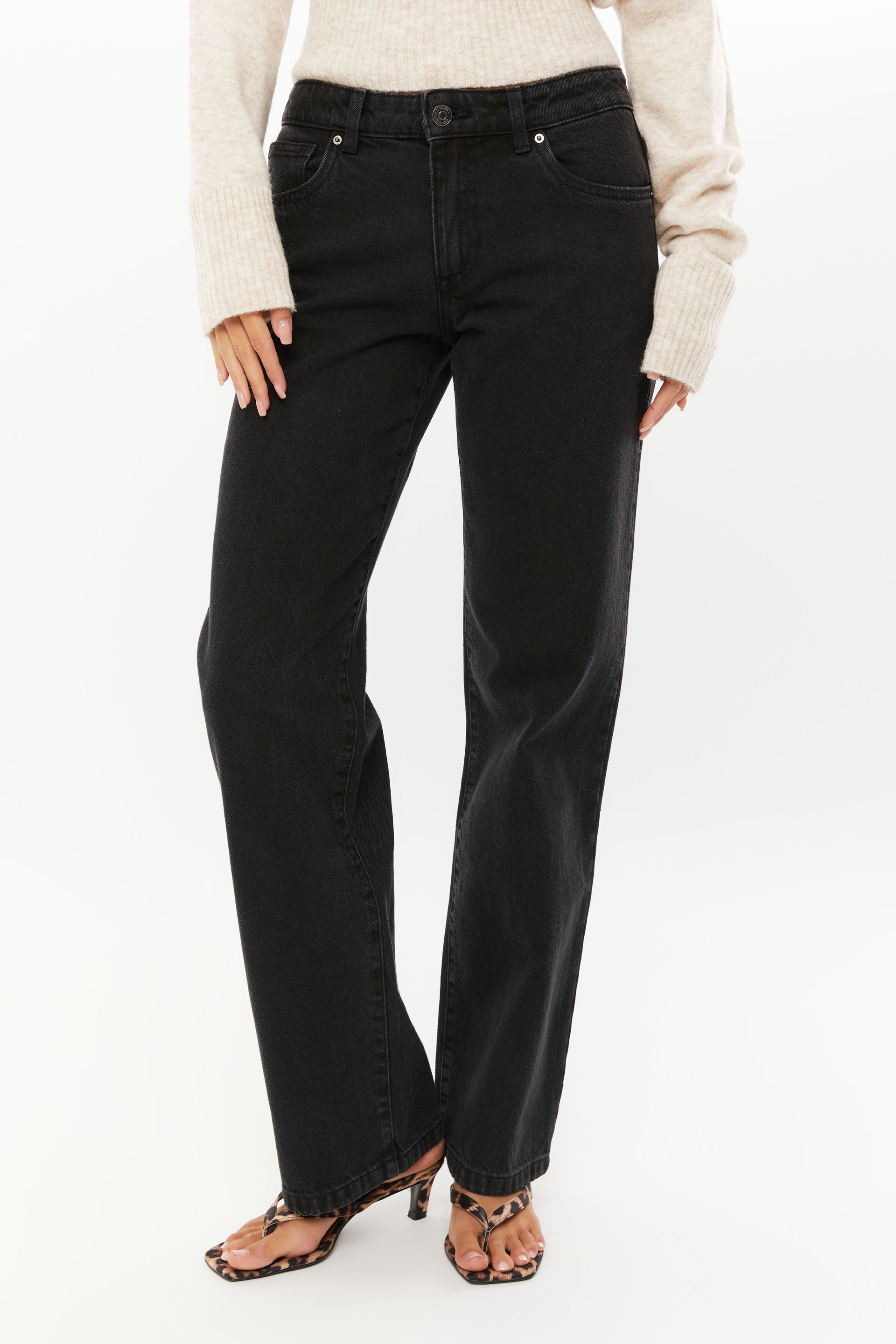 Low Rise Straight Jean midnight black